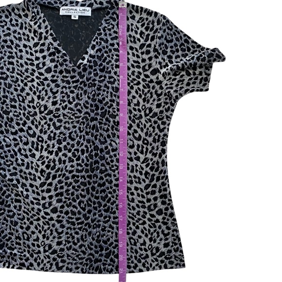 Vintage 90s Andrea Lieu Small Stretchy Black‎ Grey Cheetah V-Neck Top - Picture 7 of 7